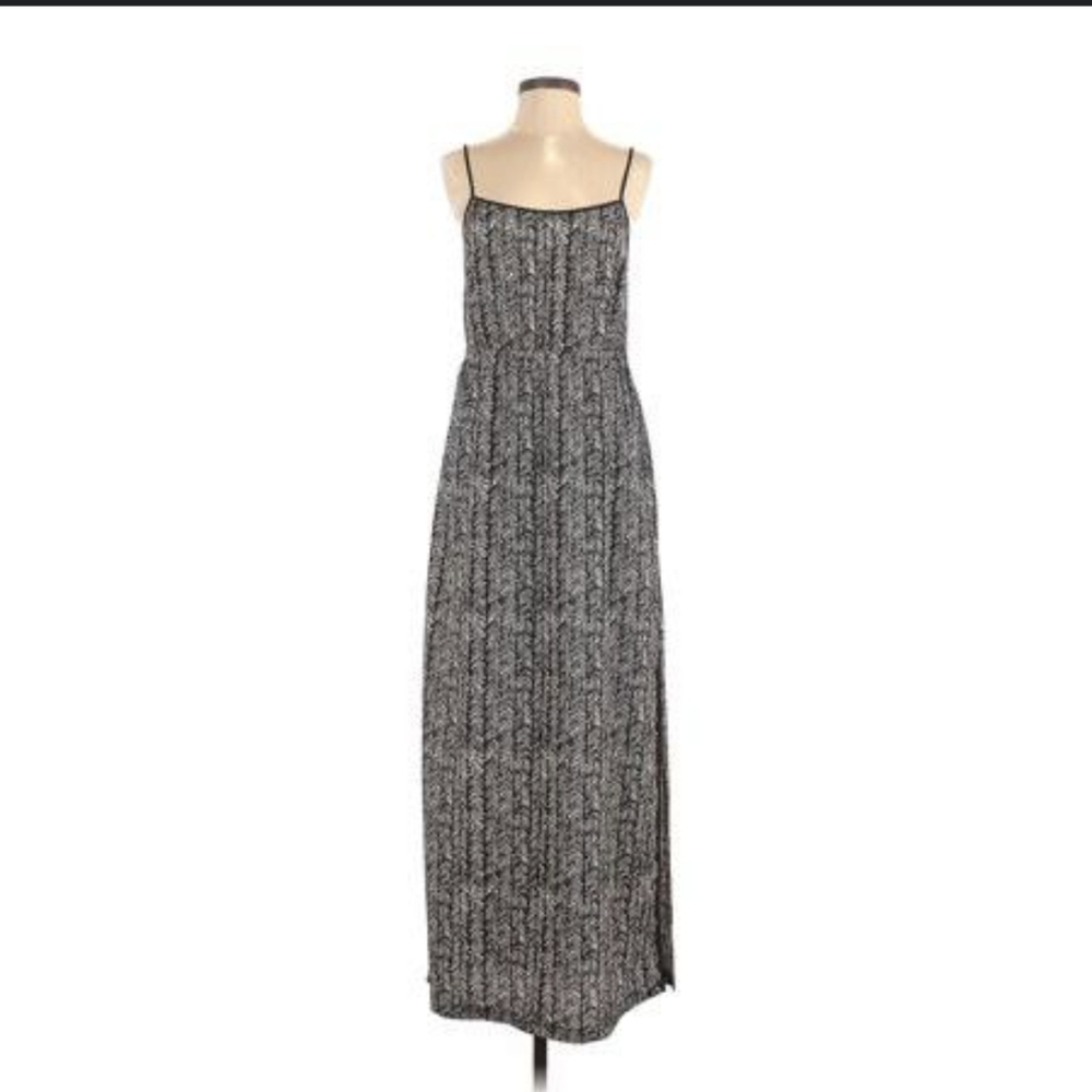 LOFT Black and White Maxi-Dress Size small